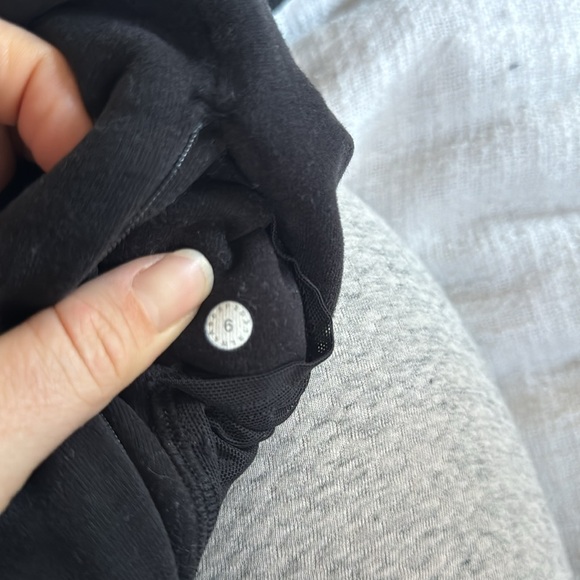 Lululemon Snuggle Up Jacket in black size 6 - Picture 5 of 6